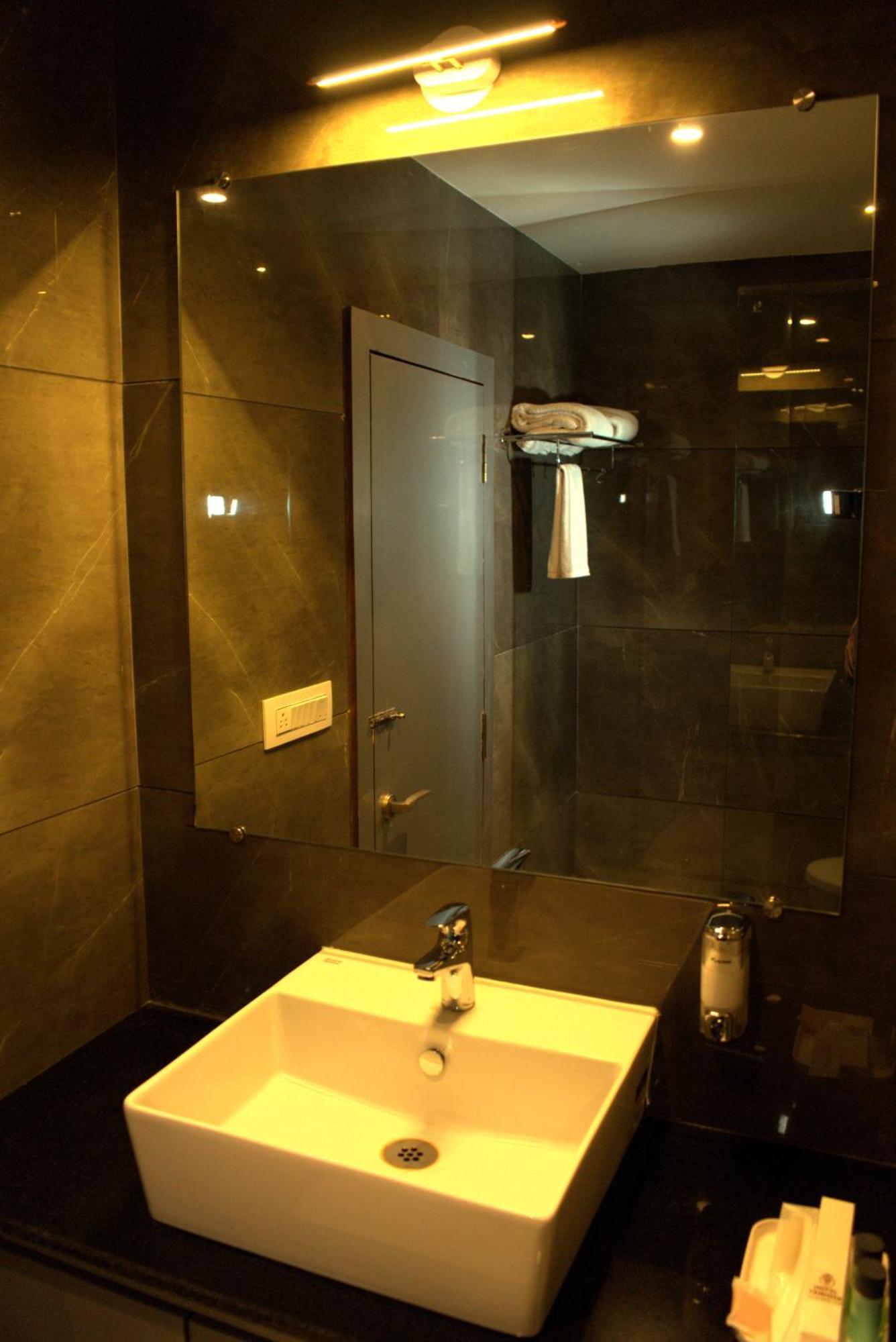 Hotel Tanisha Kishanganj Exterior photo